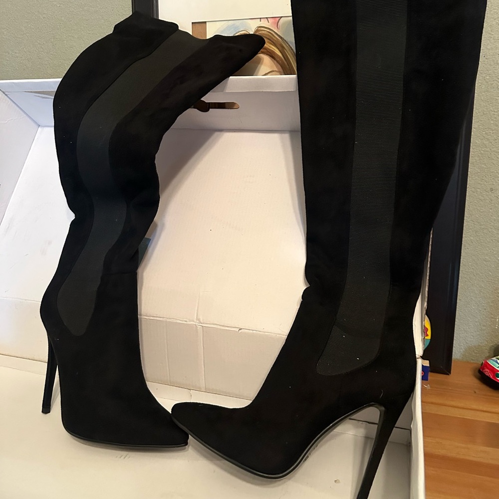 High boots(Never Used)